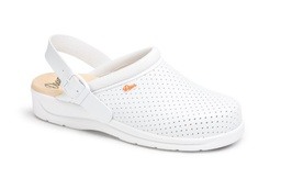 Zueco PISA CORREA con microfibra perforada, acolchado, puntera redondeada y suela antibacteriana antideslizante. Sujecion en talon